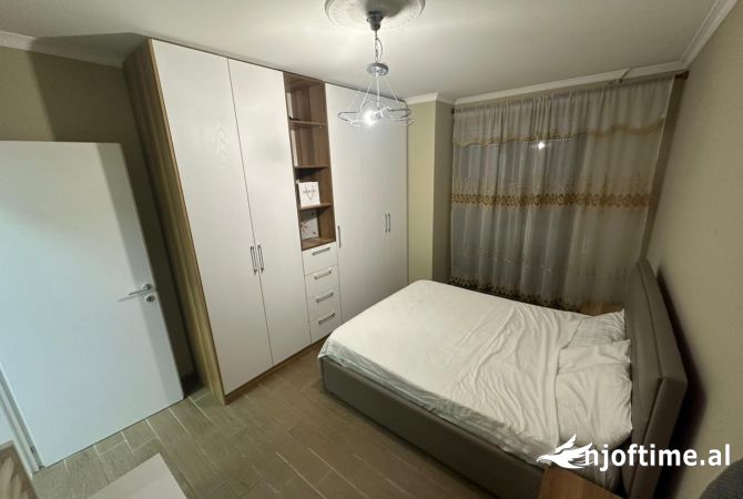 Shtepi me qera Apartament ne Tirane, 1+1, Mobilimi E mobiluar, Pagesa 500  Euro.