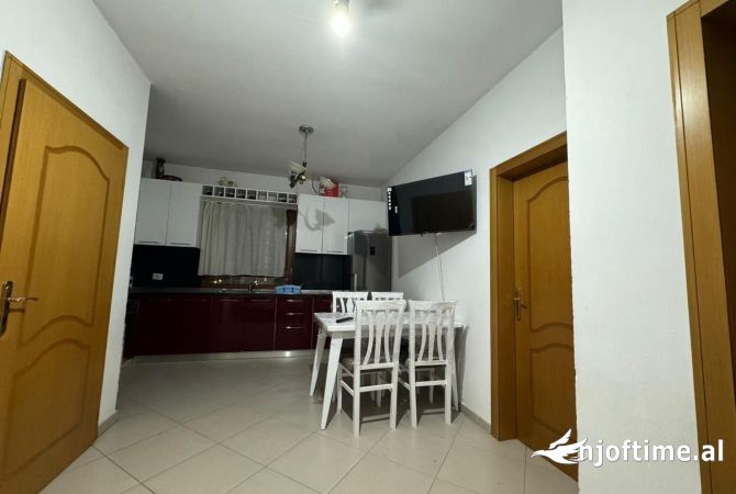 Shtepi me qera Shtepi Private ne Tirane, 2+1, Mobilimi E mobiluar, Pagesa 40,000  Leke.