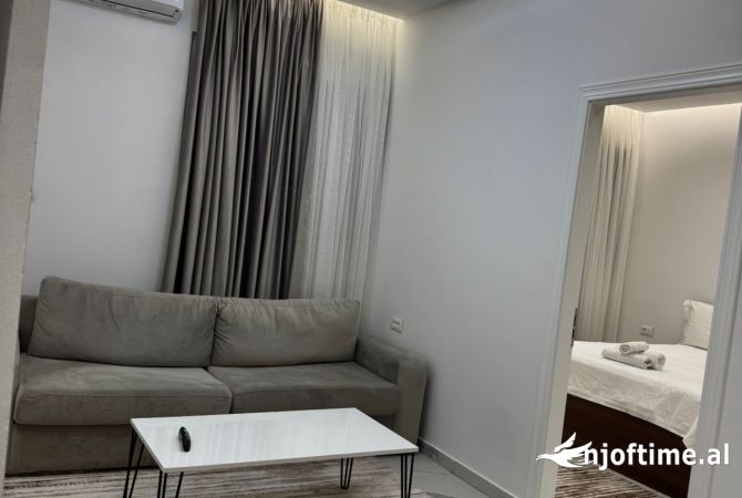 Shtepi me qera 1+1 ne Tirane - 40,000 Leke