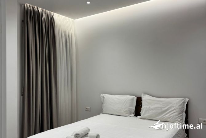 Shtepi me qera Shtepi Private ne Tirane, 1+1, Mobilimi E mobiluar, Pagesa 40,000  Leke.