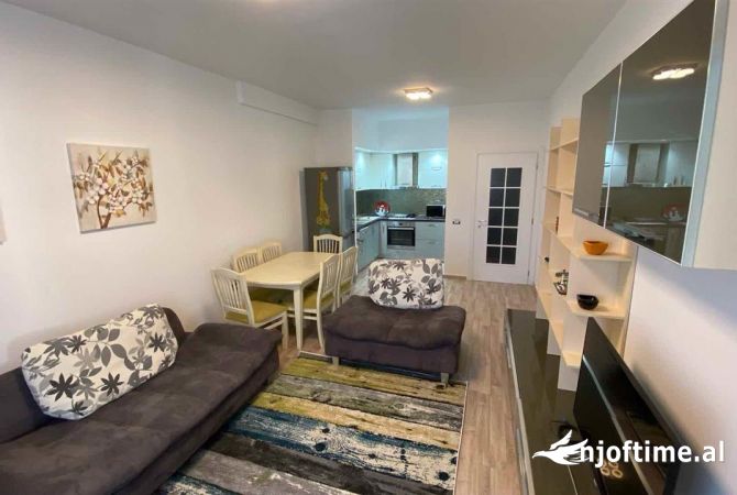 Shtepi me qera Apartament ne Tirane, 2+1, Mobilimi E mobiluar, Pagesa 500  Euro.