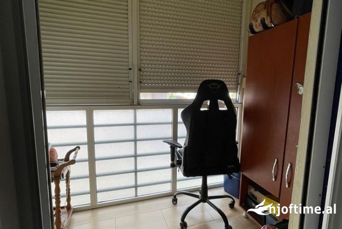 Shtepi ne shitje Apartament ne Tirane, 3+1, Mobilimi E mobiluar, Pagesa 245,000  Euro.