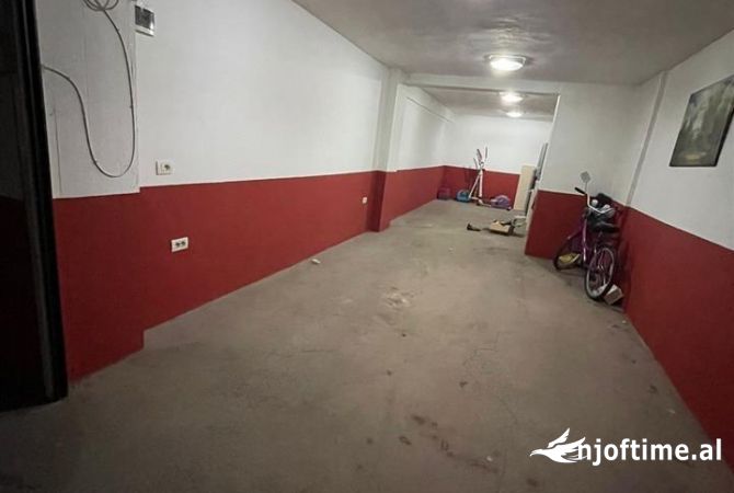 Shtepi ne shitje Apartament ne Tirane, 3+1, Mobilimi E mobiluar, Pagesa 245,000  Euro.