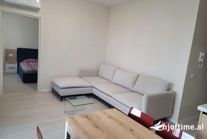 Shtepi me qera Apartament ne Tirane, 1+1, Mobilimi E mobiluar, Pagesa 55,000  Leke.