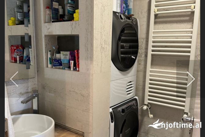 Shtepi ne shitje Apartament ne Tirane, 2+1, Mobilimi E mobiluar, Pagesa 200,000  Euro.