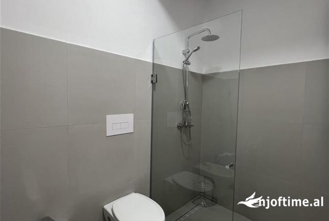 Shtepi me qera Apartament ne Tirane, 2+1, Mobilimi E mobiluar, Pagesa 70,000  Leke.