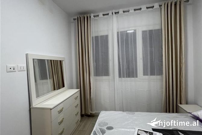 Shtepi me qera Apartament ne Tirane, 2+1, Mobilimi E mobiluar, Pagesa 70,000  Leke.