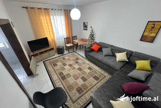 Shtepi me qera 2+1 ne Tirane - 50,000 Leke