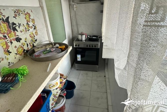 Shtepi me qera Apartament ne Tirane, 2+1, Mobilimi E mobiluar, Pagesa 50,000  Leke.