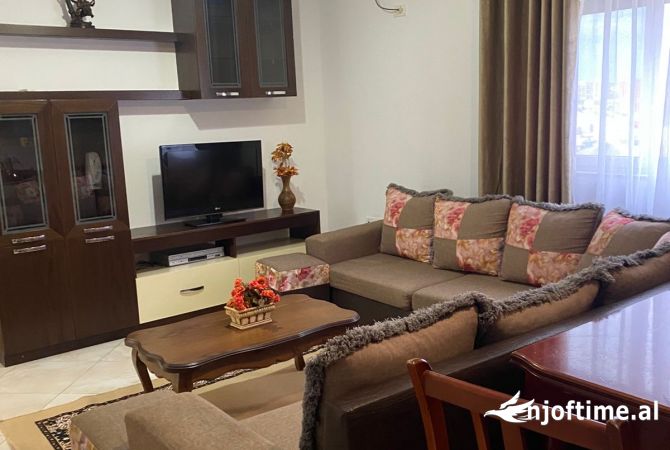 Shtepi me qera 1+1 ne Tirane - 40,000 Leke