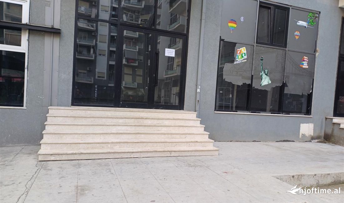 Jepet ambjent biznesi tek tirana golden park , perballe Amerikan 3