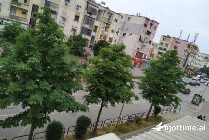 Jepet apartament 1+1+parkim me qera tek Kryqezimi 21 Dhjetorit