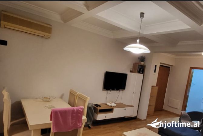 Shtepi me qera Apartament ne Tirane, 2+1, Mobilimi E mobiluar, Pagesa 600  Euro.