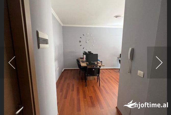 Ambient biznesi me qera 3+1 ne Tirane - 1,200 Euro