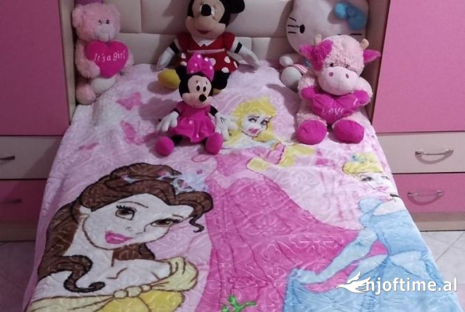 Shtepi me qera Apartament ne Tirane, 3+1, Mobilimi E mobiluar, Pagesa 50,000  Leke.