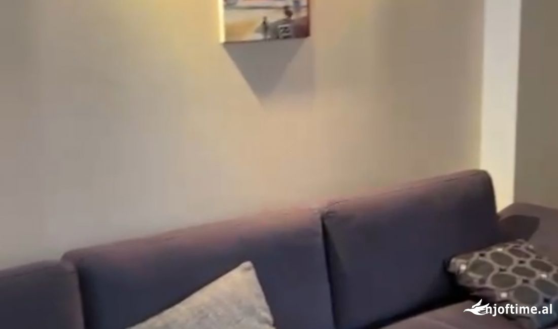 Shtepi me qera Apartament ne Tirane, 2+1, Mobilimi E mobiluar, Pagesa 850  Euro.