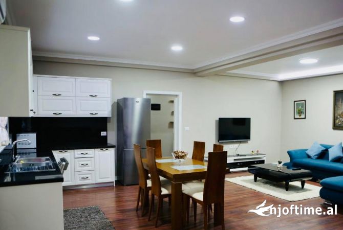 Shtepi me qera Shtepi Private ne Tirane, 3+1, Mobilimi E mobiluar, Pagesa 800  Euro.