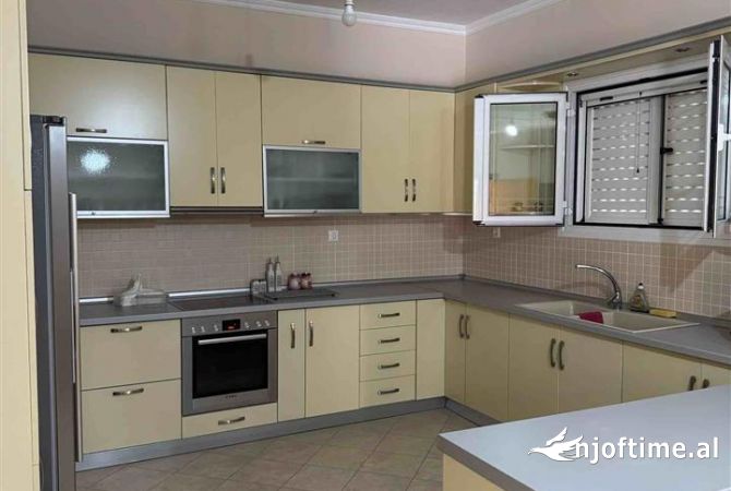 Shtepi me qera 2+1 ne Tirane - 500 Euro