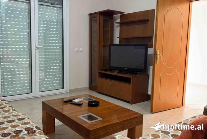 Shtepi me qera 2+1 ne Tirane - 500 Euro