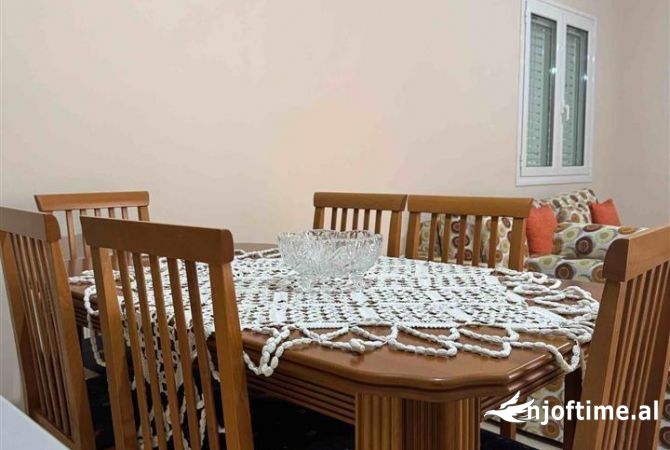 Shtepi me qera Shtepi Private ne Tirane, 2+1, Mobilimi E mobiluar, Pagesa 500  Euro.