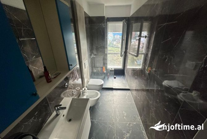 Shtepi me qera Apartament ne Tirane, 2+1, Mobilimi E mobiluar, Pagesa 500  Euro.