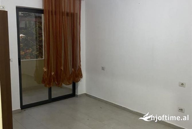 Shtepi ne shitje 2+1 ne Tirane - 140,000 Euro