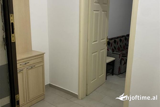 Shtepi ne shitje Apartament ne Tirane, 2+1, Mobilimi Bosh, pa mobiluar, Pagesa 140,000  Euro.