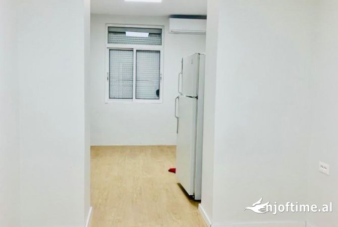 Ambient biznesi me qera 3+1 ne Tirane - 450 Euro