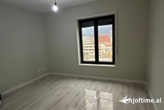 Shtepi ne shitje Apartament ne Tirane, 2+1, Mobilimi Bosh, pa mobiluar, Pagesa 225,000  Euro.