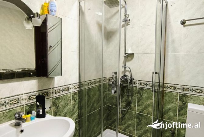 Shtepi me qera Apartament ne Tirane, 1+1, Mobilimi E mobiluar, Pagesa 650  Euro.
