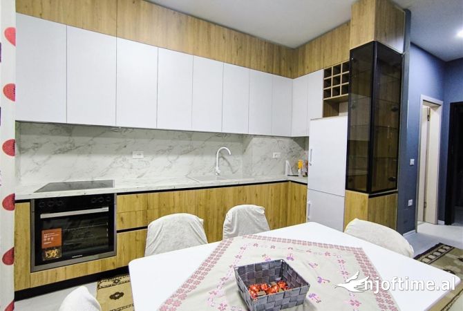 Shtepi me qera Apartament ne Tirane, 1+1, Mobilimi E mobiluar, Pagesa 600  Euro.