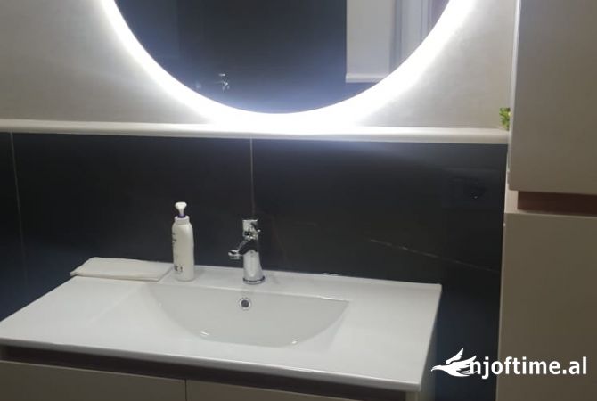 Ambient biznesi me qera 3+1 ne Tirane - 400 Euro