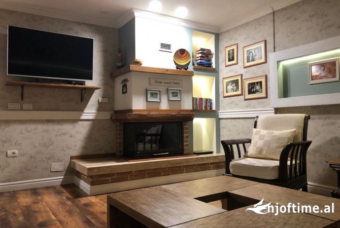 Shtepi ne shitje Shtepi Private ne Tirane, 4+1, Mobilimi E mobiluar, Pagesa 350,000  Euro.