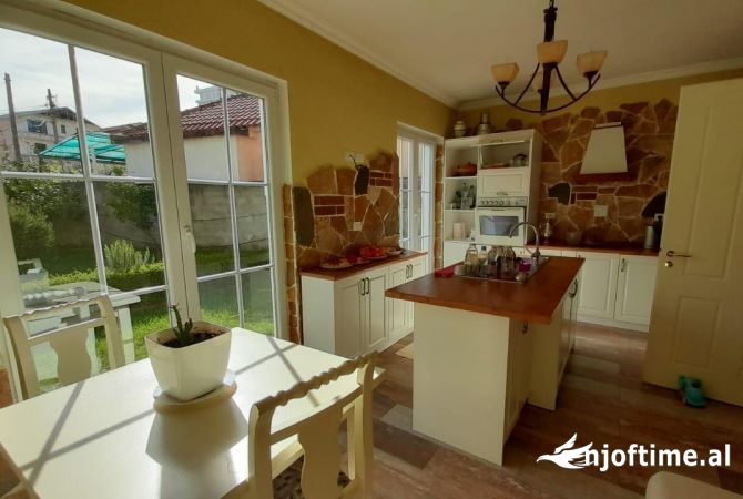 Shtepi ne shitje 4+1 ne Tirane - 350,000 Euro