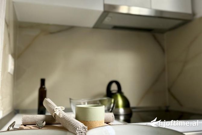 Shtepi me qera Apartament ne Tirane, 1+1, Mobilimi E mobiluar, Pagesa 65,000  Leke.