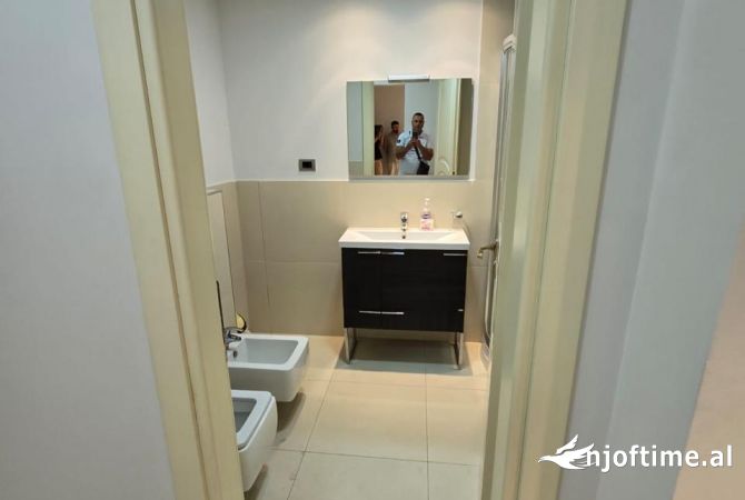 Ambient biznesi ne shitje 3+1 ne Tirane - 350,000 Euro