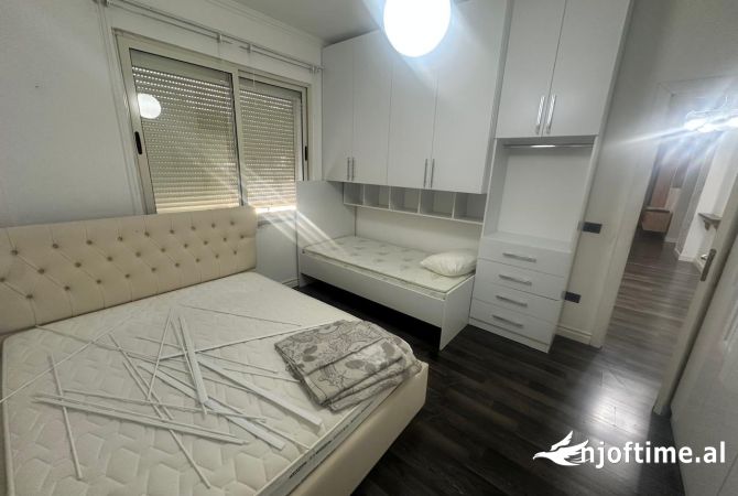 Shtepi me qera Apartament ne Tirane, 3+1, Mobilimi E mobiluar, Pagesa 450  Euro.