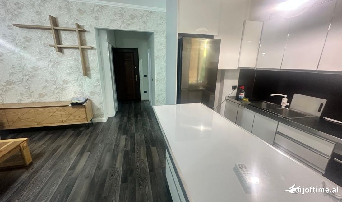 Shtepi ne shitje Apartament ne Tirane, 3+1, Mobilimi E mobiluar, Pagesa 138,000  Euro.