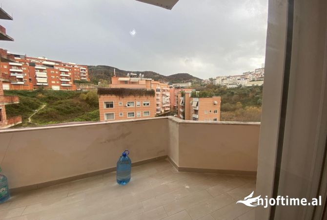 Shtepi me qera Apartament ne Tirane, 2+1, Mobilimi Bosh, pa mobiluar, Pagesa 500  Euro.