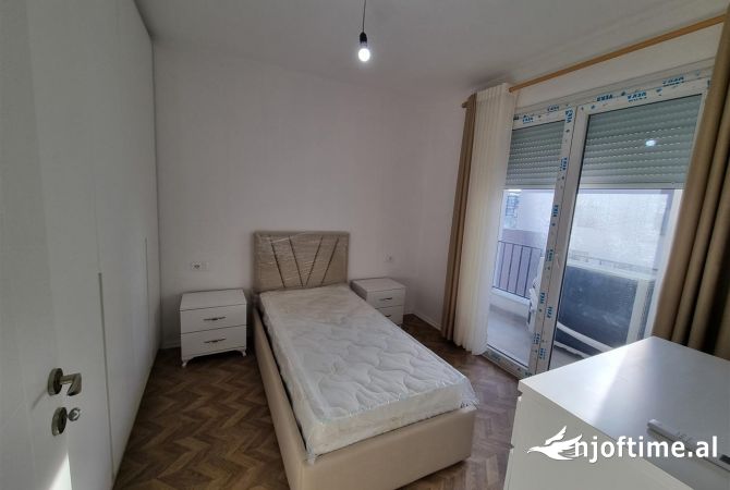 Shtepi me qera Apartament ne Tirane, 2+1, Mobilimi E mobiluar, Pagesa 600  Euro.