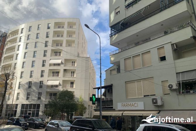 Shtepi ne shitje Apartament ne Tirane, 3+1, Mobilimi Bosh, pa mobiluar, Pagesa 325,000  Euro.