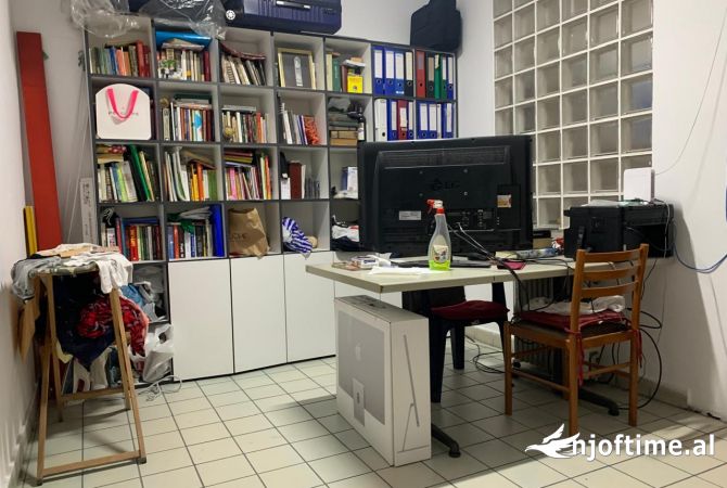 Shtepi ne shitje Apartament ne Tirane, 3+1, Mobilimi Bosh, pa mobiluar, Pagesa 325,000  Euro.