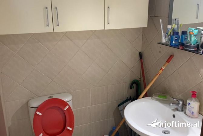 Shtepi ne shitje Apartament ne Tirane, 3+1, Mobilimi Bosh, pa mobiluar, Pagesa 325,000  Euro.