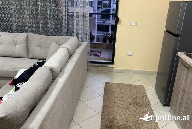 Shtepi me qera Apartament ne Tirane, 1+1, Mobilimi E mobiluar, Pagesa 55,000  Leke.