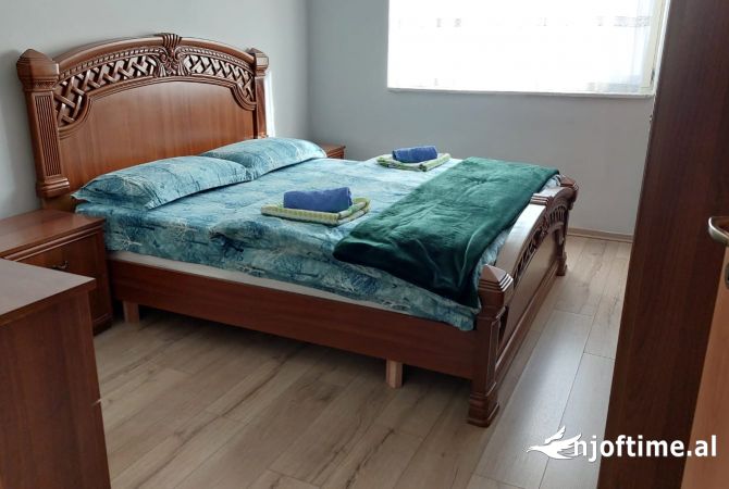 Shtepi me qera Apartament ne Tirane, 2+1, Mobilimi E mobiluar, Pagesa 600  Euro.