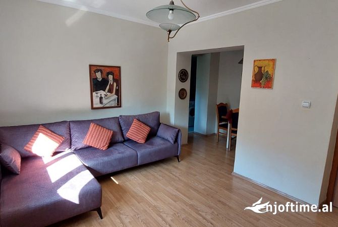 Shtepi me qera 2+1 ne Tirane - 600 Euro