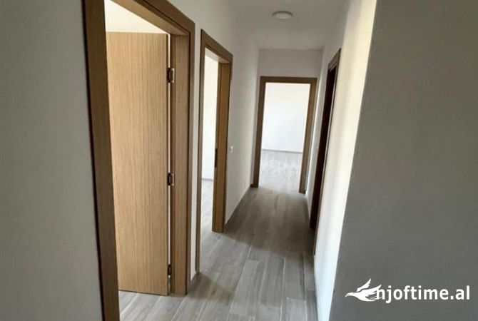 Shtepi me qera 2+1 ne Tirane - 35,000 Leke