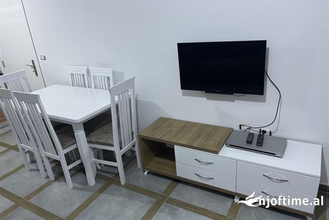 Shtepi me qera Apartament ne Tirane, 1+1, Mobilimi E mobiluar, Pagesa 35,000  Leke.