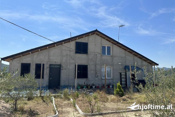 Ambient biznesi ne shitje 2+1 ne Tirane - 400,000 Euro