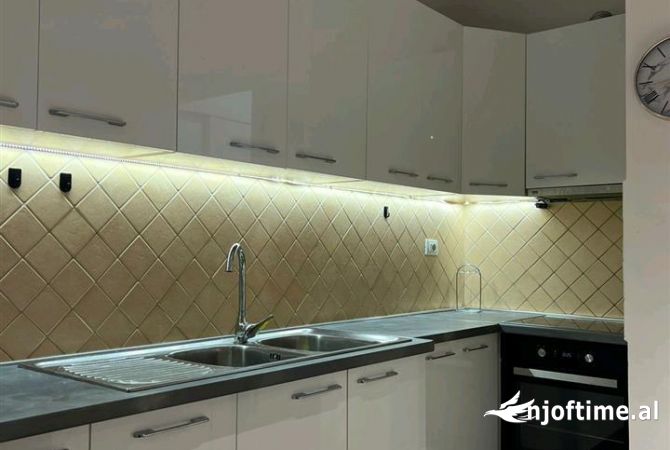 Shtepi me qera Apartament ne Tirane, 1+1, Mobilimi E mobiluar, Pagesa 600  Euro.